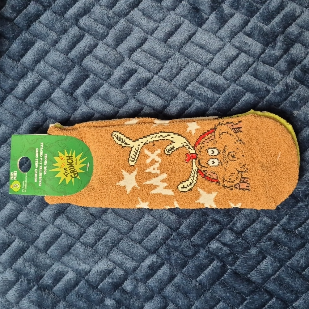 The Grinch, Max, & Cindy Lou Who 3 Pack Of Ankle Socks NWT!